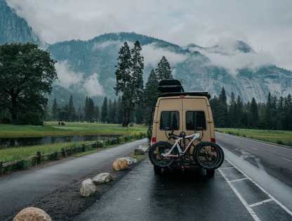 Hollywood Racks RV Rider + LED Light Bar